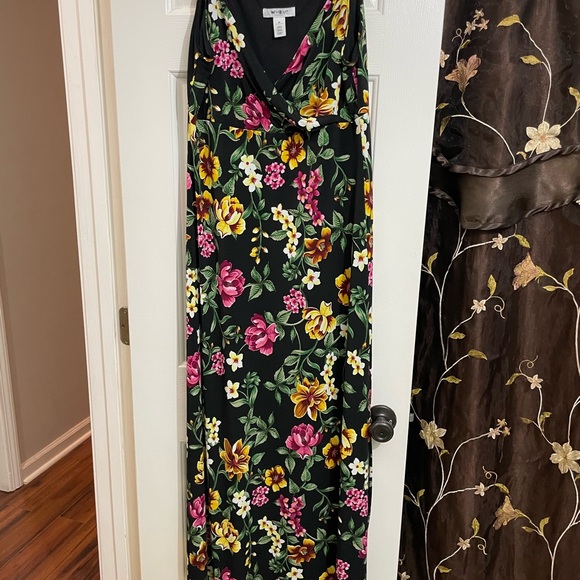 White House Black Market Black Floral Maxi Dress - Picture 15 of 16